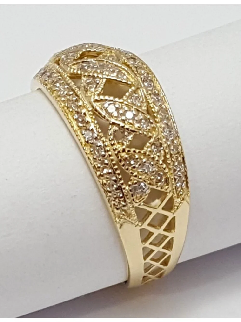 Exquisite 14K Karat Solid Yellow Gold Designer Cluster Diamond Ring - Size 9.5